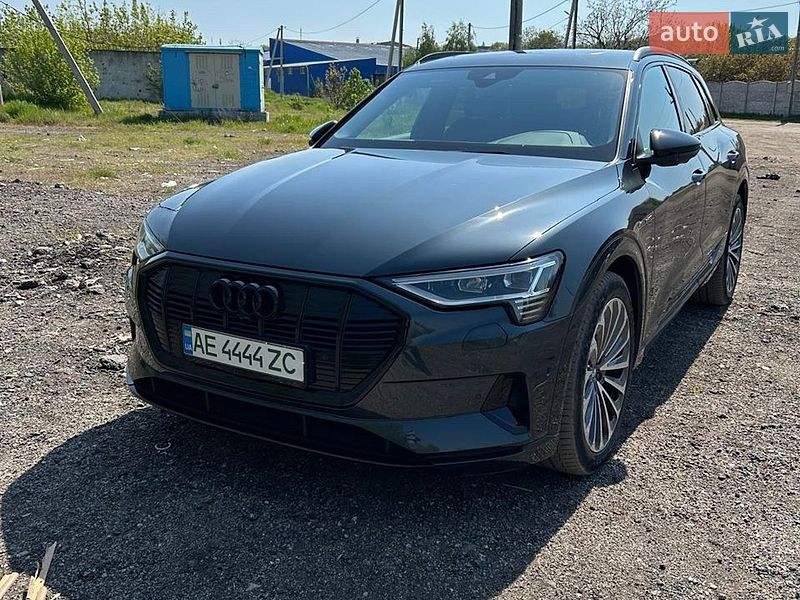 Внедорожник / Кроссовер Audi e-tron 2020 в Днепре фото Внедорожник / Кроссовер Audi e-tron 2020 в Днепре