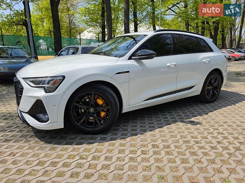 Audi e-tron 2022