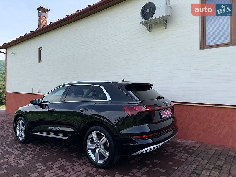 Внедорожник / Кроссовер Audi e-tron 2020 в Сваляве фото 20 Внедорожник / Кроссовер Audi e-tron 2020 в Сваляве