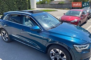 Позашляховик / Кросовер Audi e-tron 2019 в Дніпрі
