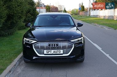 Внедорожник / Кроссовер Audi e-tron 2022 в Киеве