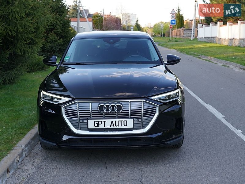 Внедорожник / Кроссовер Audi e-tron 2022 в Киеве