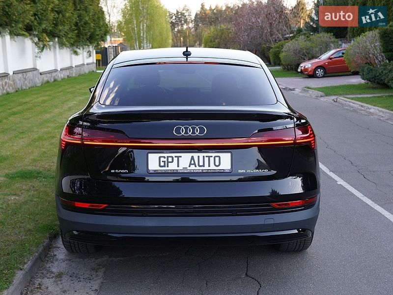 Внедорожник / Кроссовер Audi e-tron 2022 в Киеве