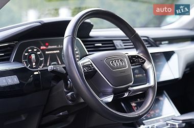 Внедорожник / Кроссовер Audi e-tron 2022 в Киеве