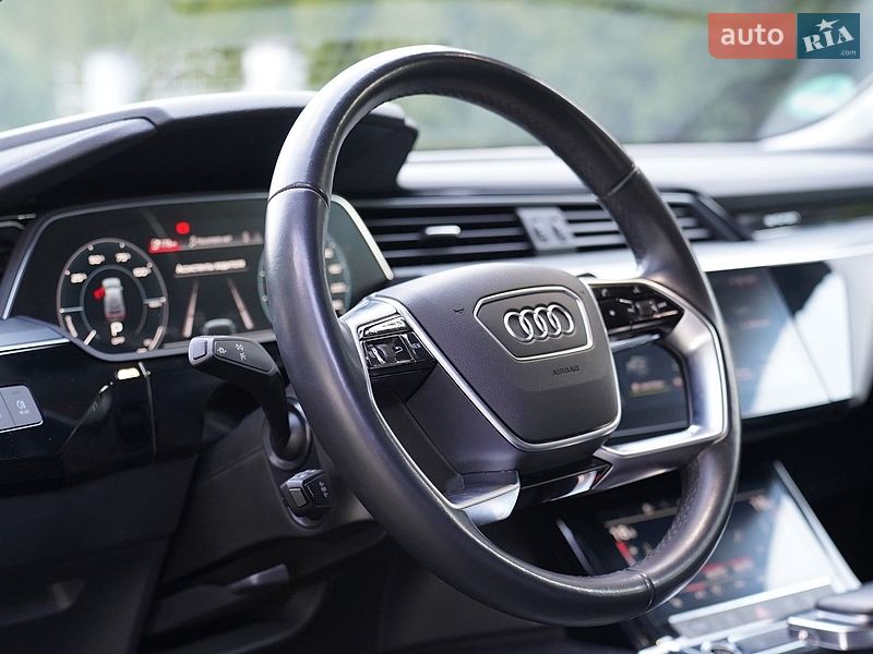 Внедорожник / Кроссовер Audi e-tron 2022 в Киеве