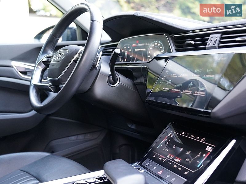 Внедорожник / Кроссовер Audi e-tron 2022 в Киеве