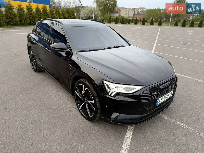 Внедорожник / Кроссовер Audi e-tron 2018 в Хмельнике