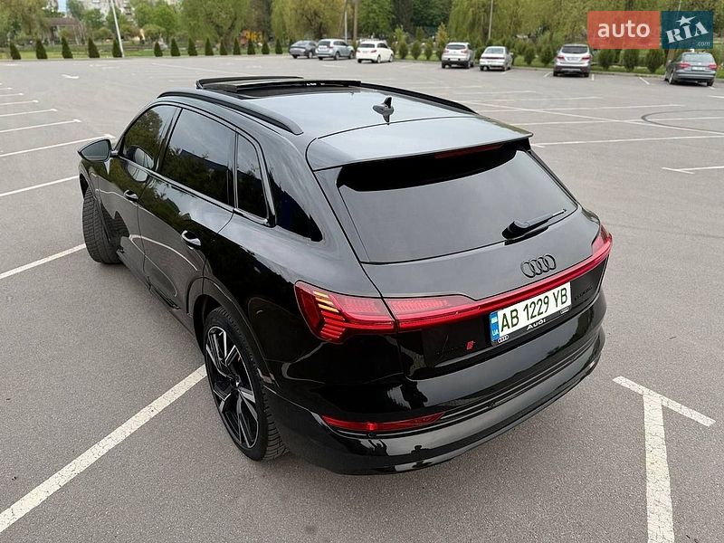 Внедорожник / Кроссовер Audi e-tron 2018 в Хмельнике