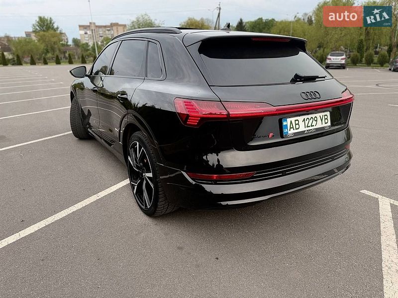 Внедорожник / Кроссовер Audi e-tron 2018 в Хмельнике