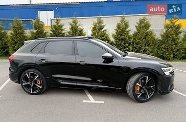 Внедорожник / Кроссовер Audi e-tron 2018 в Хмельнике