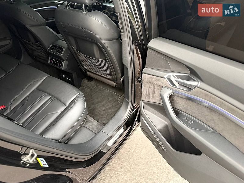 Внедорожник / Кроссовер Audi e-tron 2018 в Хмельнике