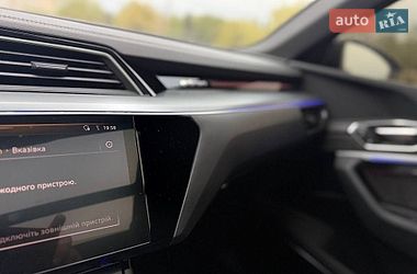 Внедорожник / Кроссовер Audi e-tron 2018 в Хмельнике
