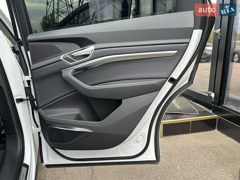 Внедорожник / Кроссовер Audi e-tron 2021 в Харькове