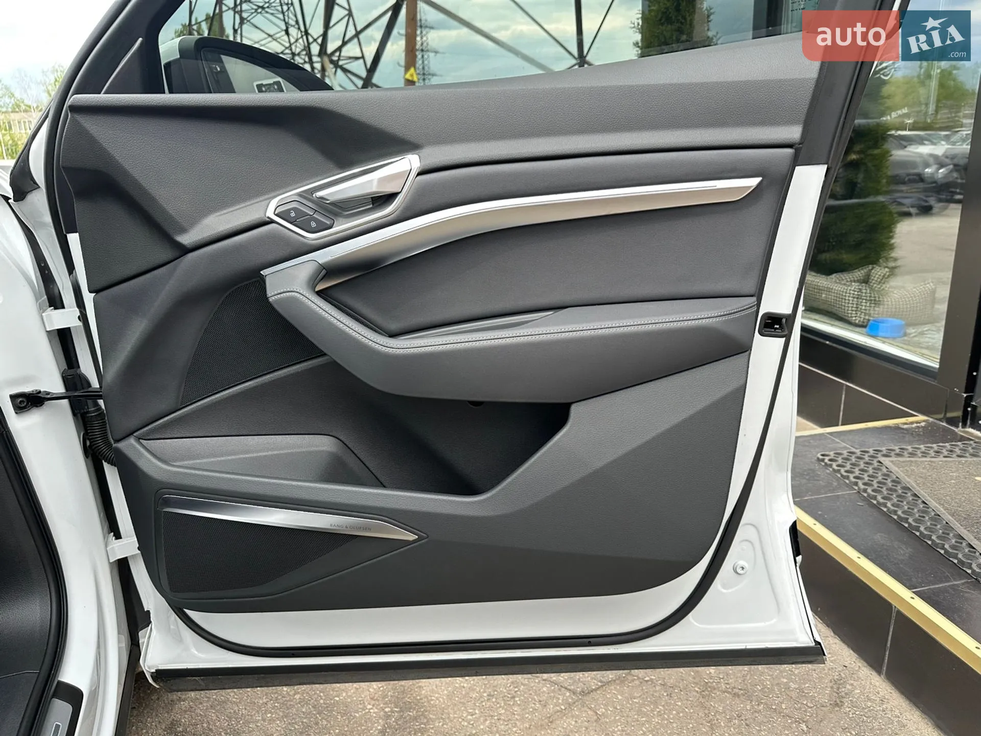 2021 Audi e-tron - мініатюра 28