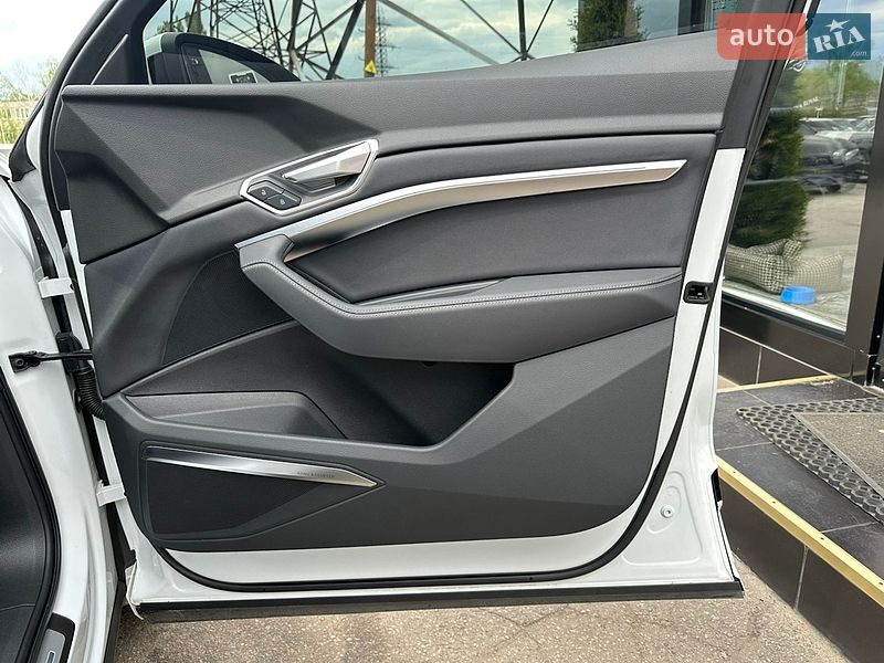 Внедорожник / Кроссовер Audi e-tron 2021 в Харькове