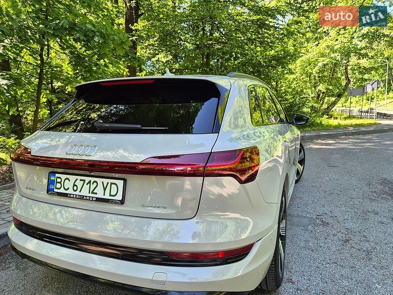 Внедорожник / Кроссовер Audi e-tron 2022 в Львове