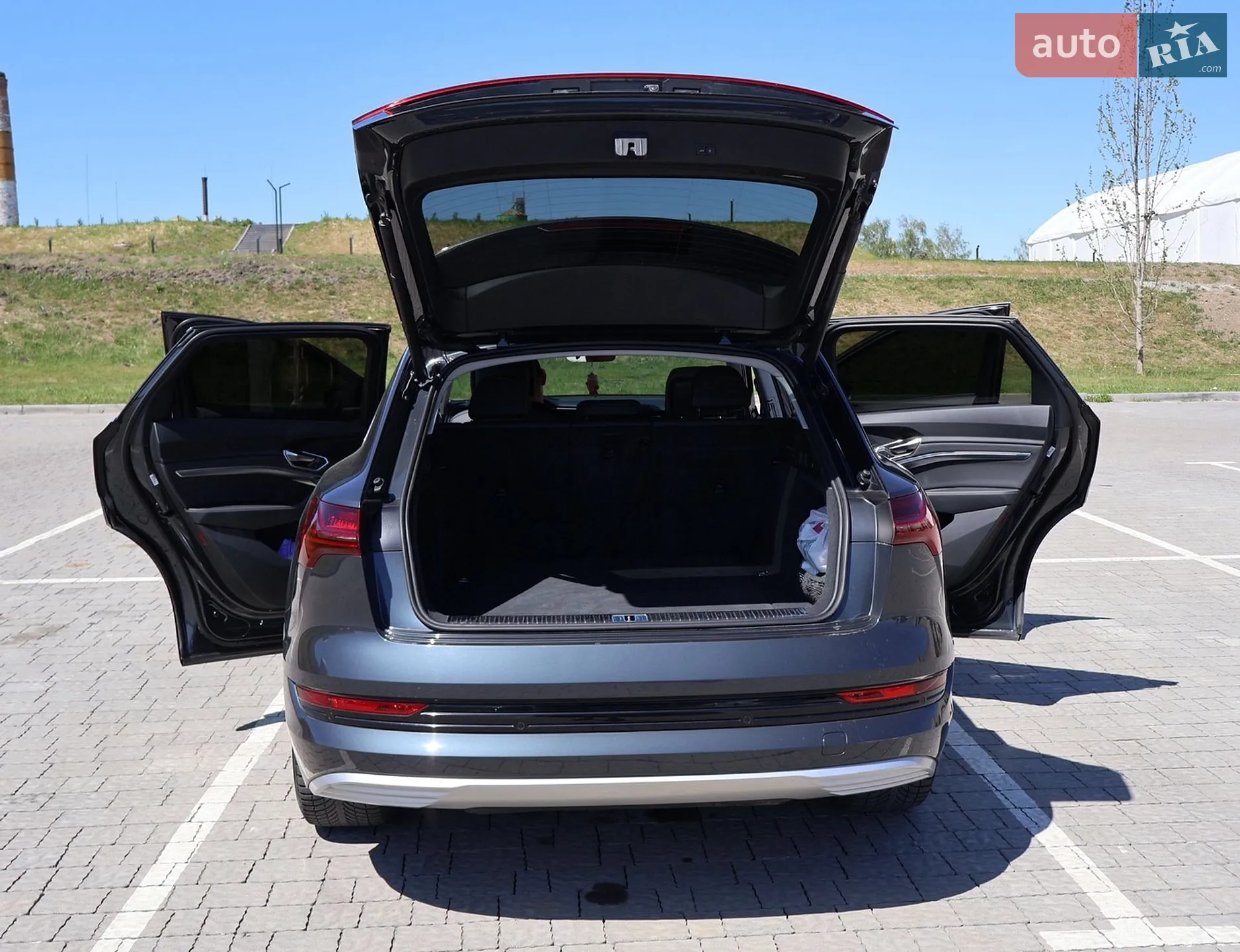 2019 Audi e-tron - мініатюра 28