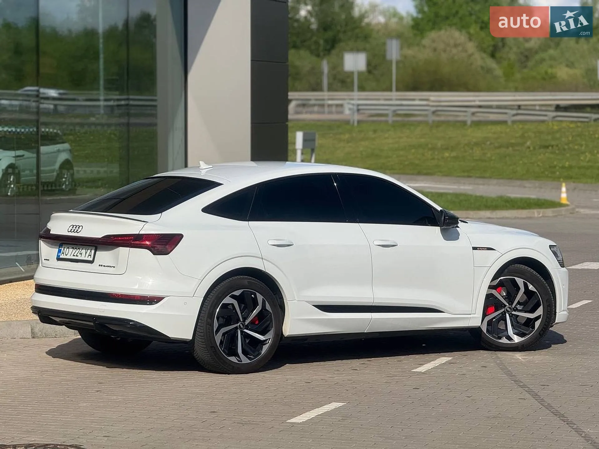 2021 Audi e-tron - мініатюра 3