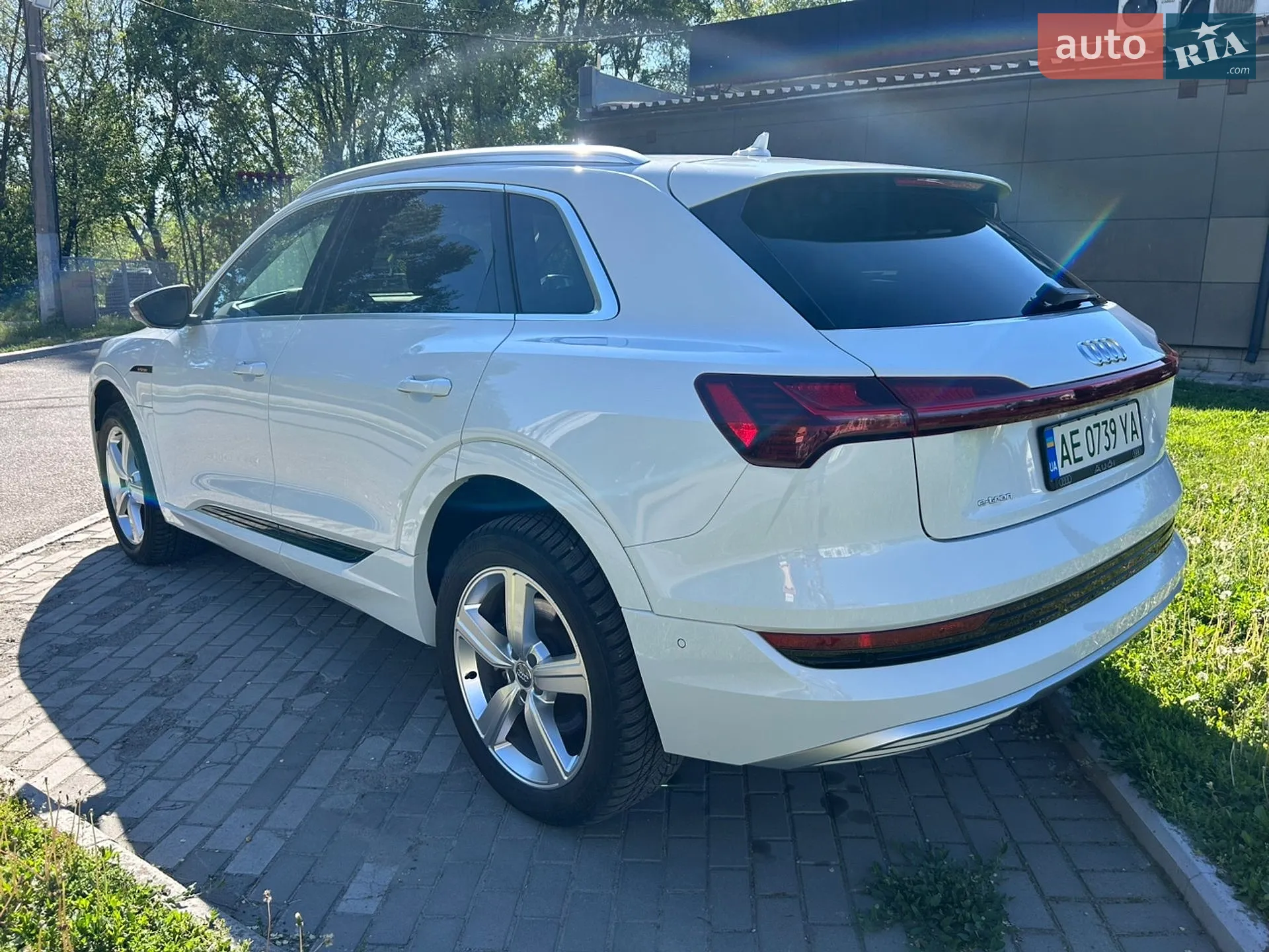 2019 Audi e-tron - мініатюра 7