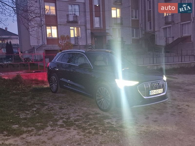 Позашляховик / Кросовер Audi e-tron 2021 в Тернополі