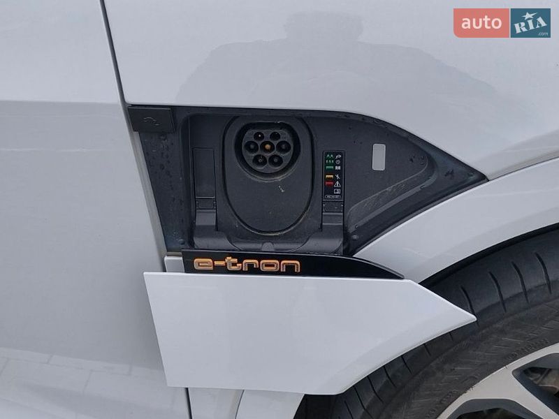 Позашляховик / Кросовер Audi e-tron 2019 в Одесі