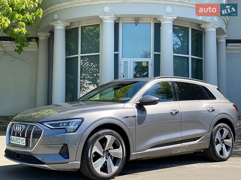 Внедорожник / Кроссовер Audi e-tron 2019 в Киеве