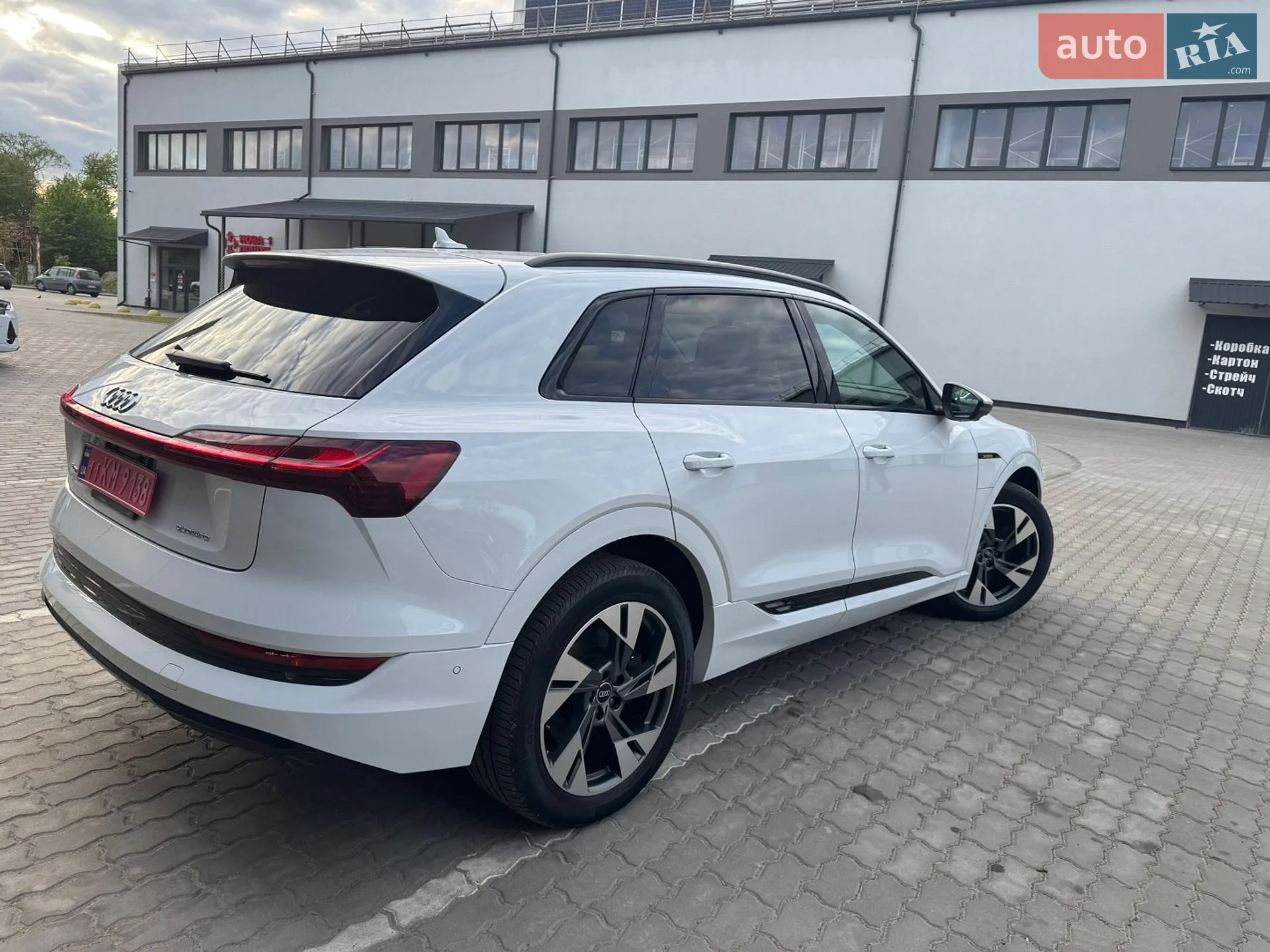 2022 Audi e-tron - мініатюра 8