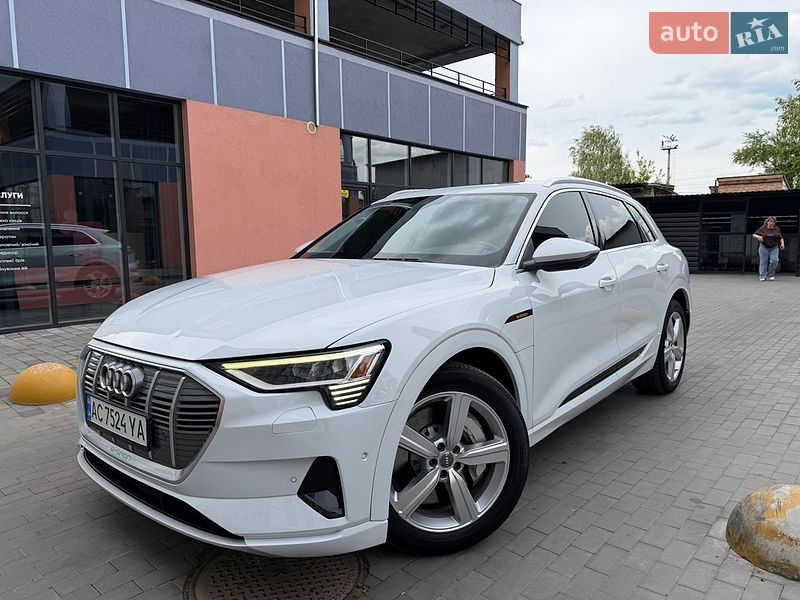 Позашляховик / Кросовер Audi e-tron 2019 в Володимирі