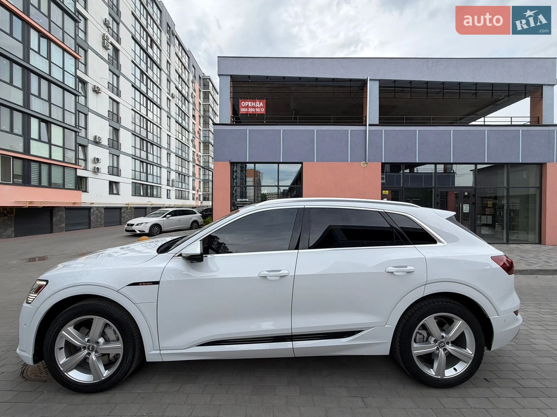 2019 Audi e-tron - мініатюра 14