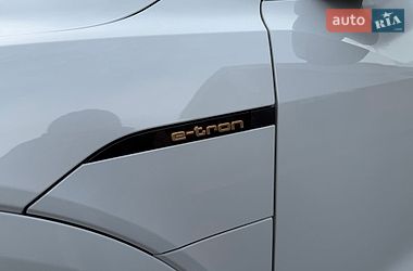 Позашляховик / Кросовер Audi e-tron 2019 в Володимирі