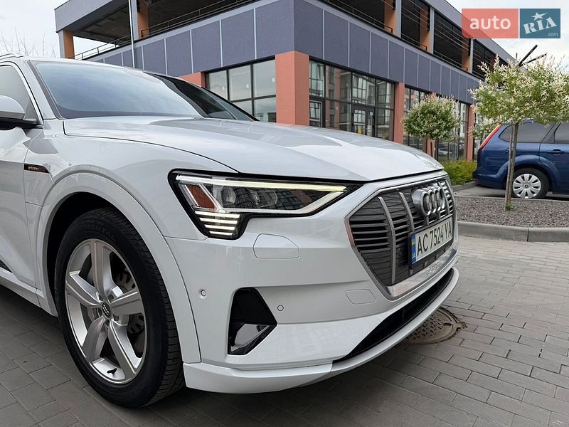 Позашляховик / Кросовер Audi e-tron 2019 в Володимирі