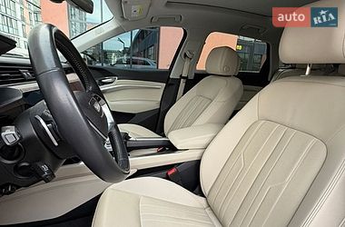 Позашляховик / Кросовер Audi e-tron 2019 в Володимирі