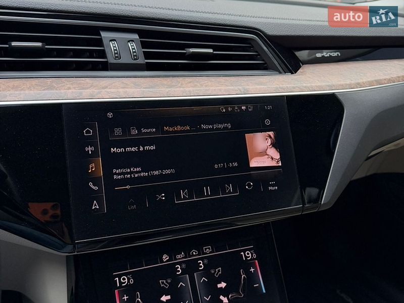 Позашляховик / Кросовер Audi e-tron 2019 в Володимирі