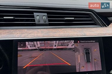 Позашляховик / Кросовер Audi e-tron 2019 в Володимирі