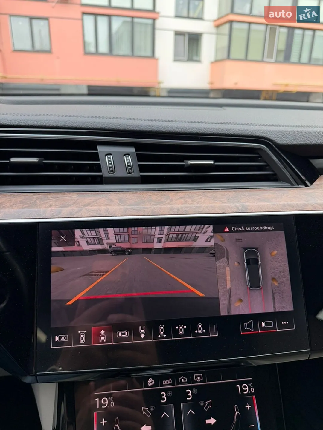 2019 Audi e-tron - мініатюра 72