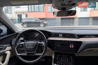 Позашляховик / Кросовер Audi e-tron 2019 в Володимирі