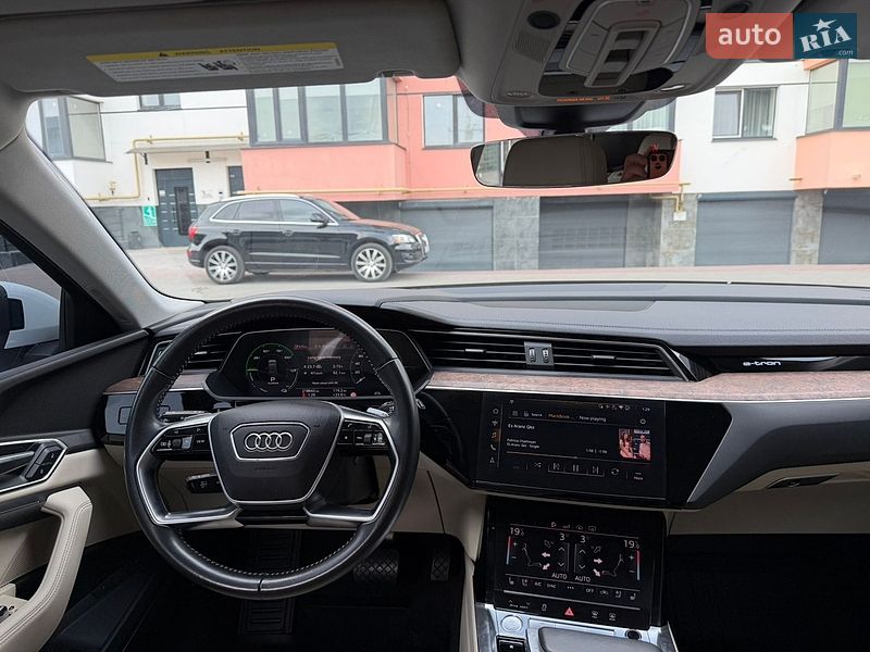 Позашляховик / Кросовер Audi e-tron 2019 в Володимирі