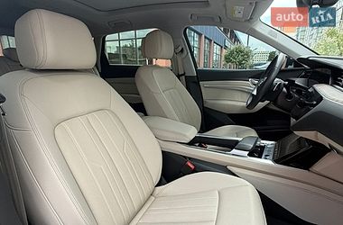 Позашляховик / Кросовер Audi e-tron 2019 в Володимирі