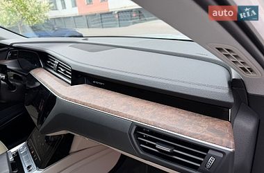 Позашляховик / Кросовер Audi e-tron 2019 в Володимирі