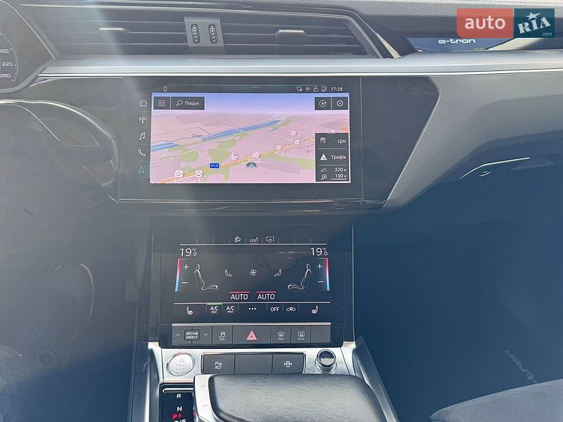 Позашляховик / Кросовер Audi e-tron 2019 в Тернополі