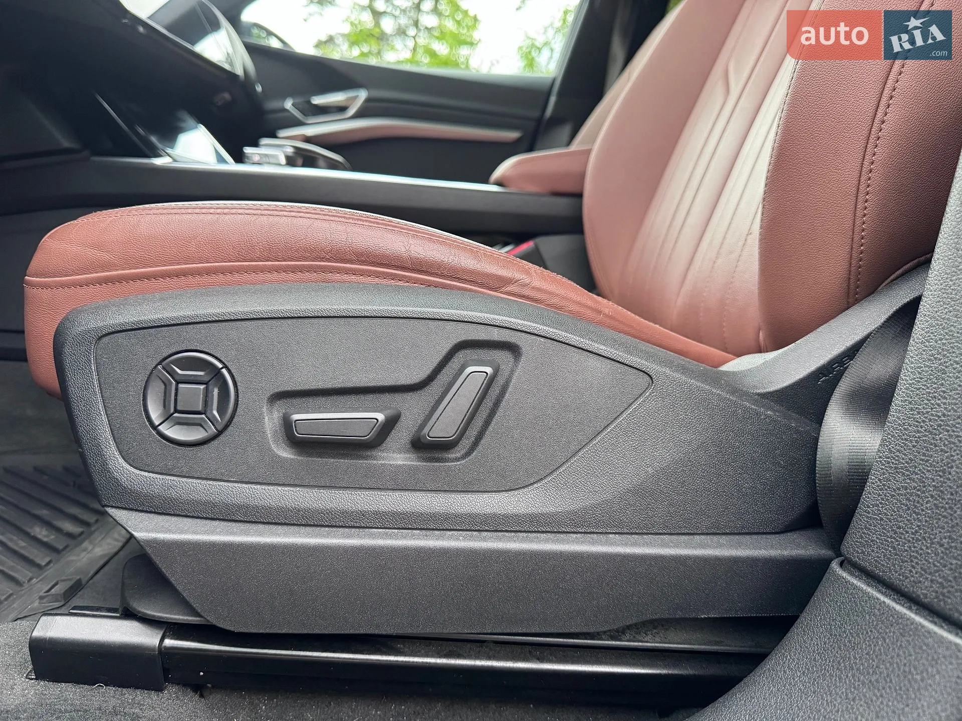 2022 Audi e-tron - мініатюра 13