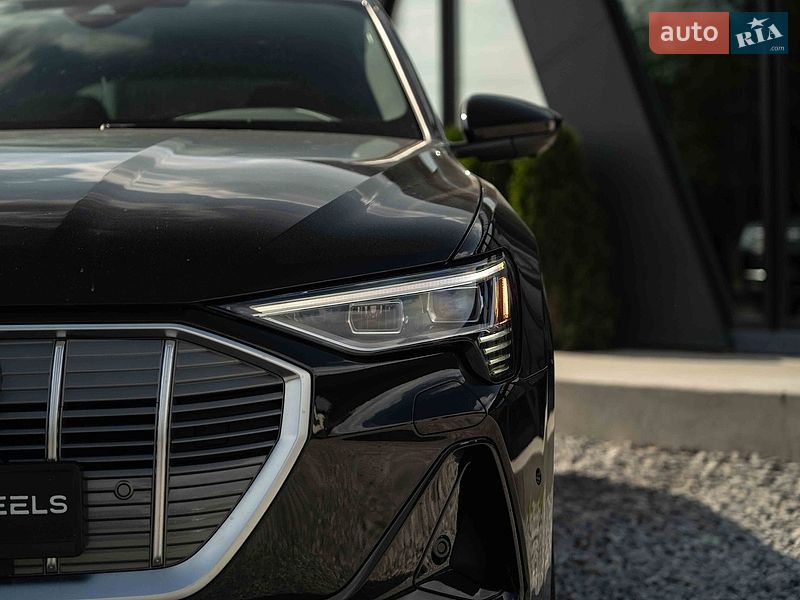 Внедорожник / Кроссовер Audi e-tron 2022 в Черновцах
