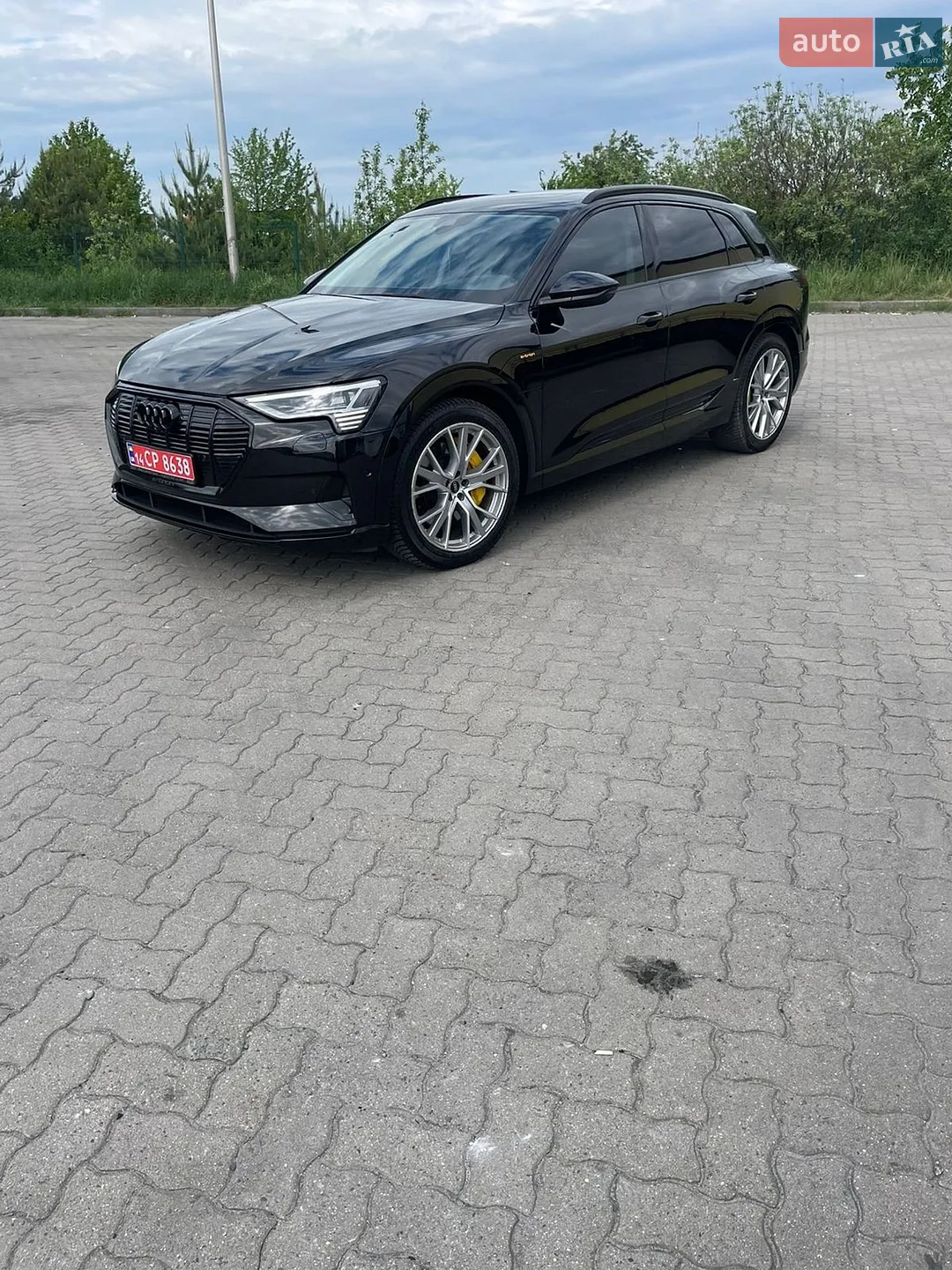 2020 Audi e-tron - мініатюра 2