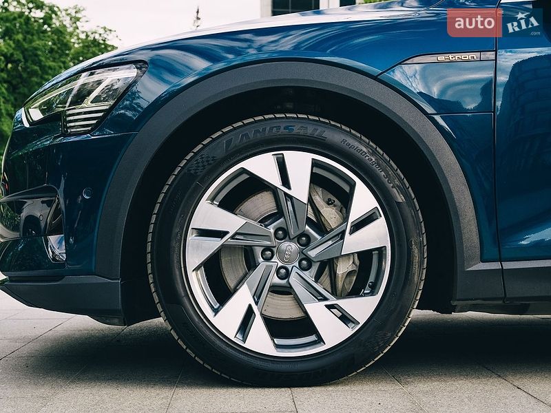 Позашляховик / Кросовер Audi e-tron 2020 в Львові