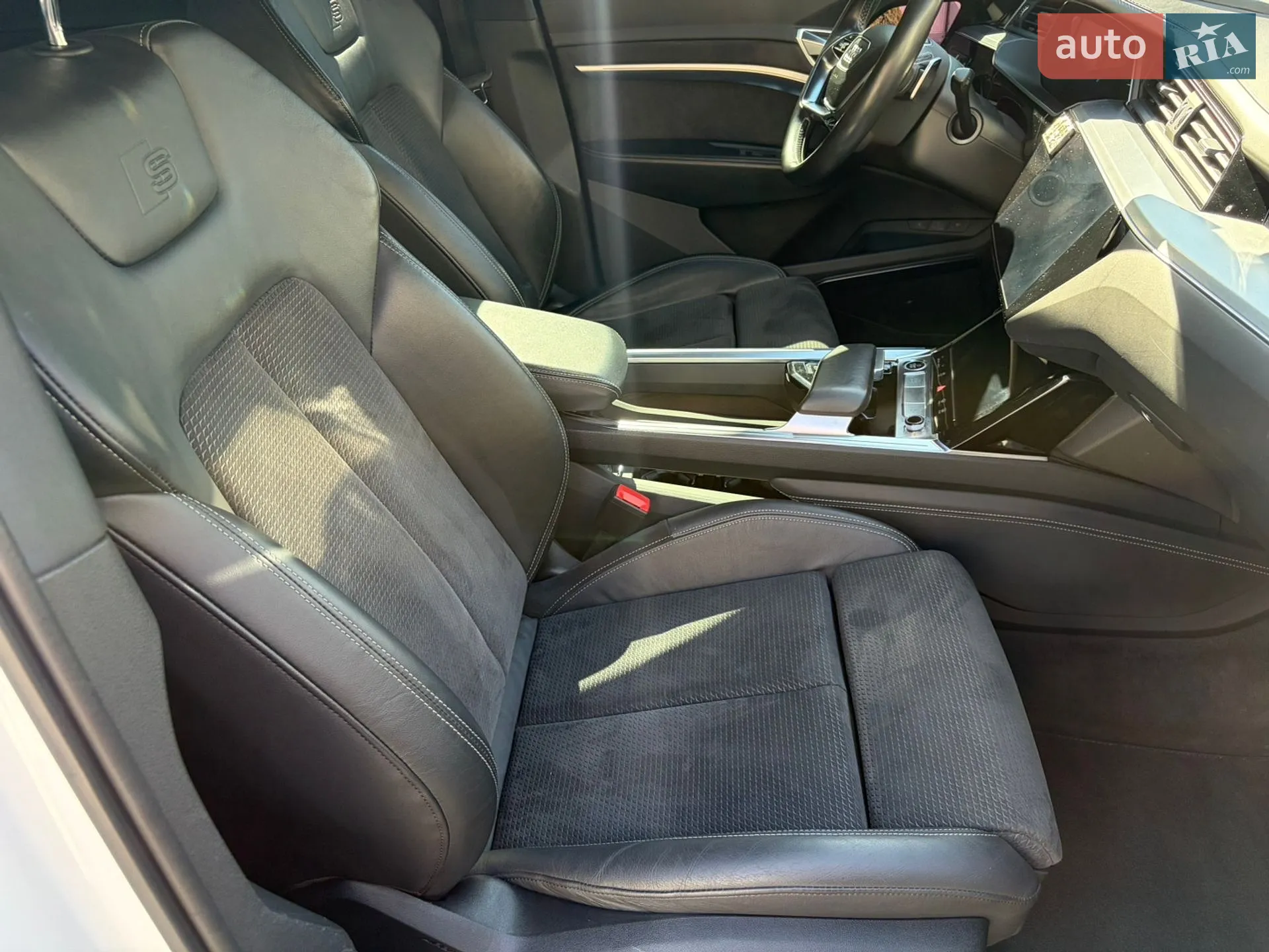 2021 Audi e-tron - мініатюра 18
