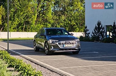 Позашляховик / Кросовер Audi e-tron 2019 в Луцьку