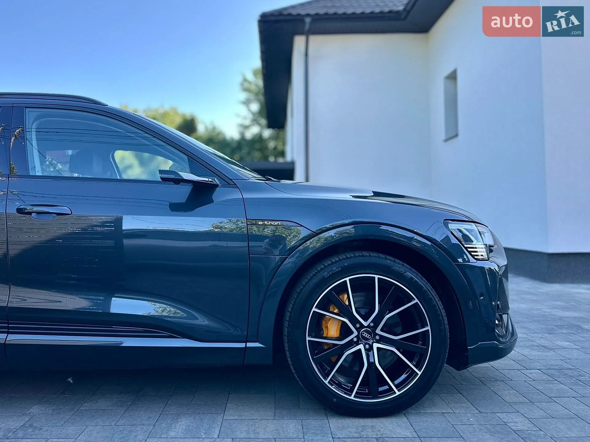 2020 Audi e-tron - мініатюра 3