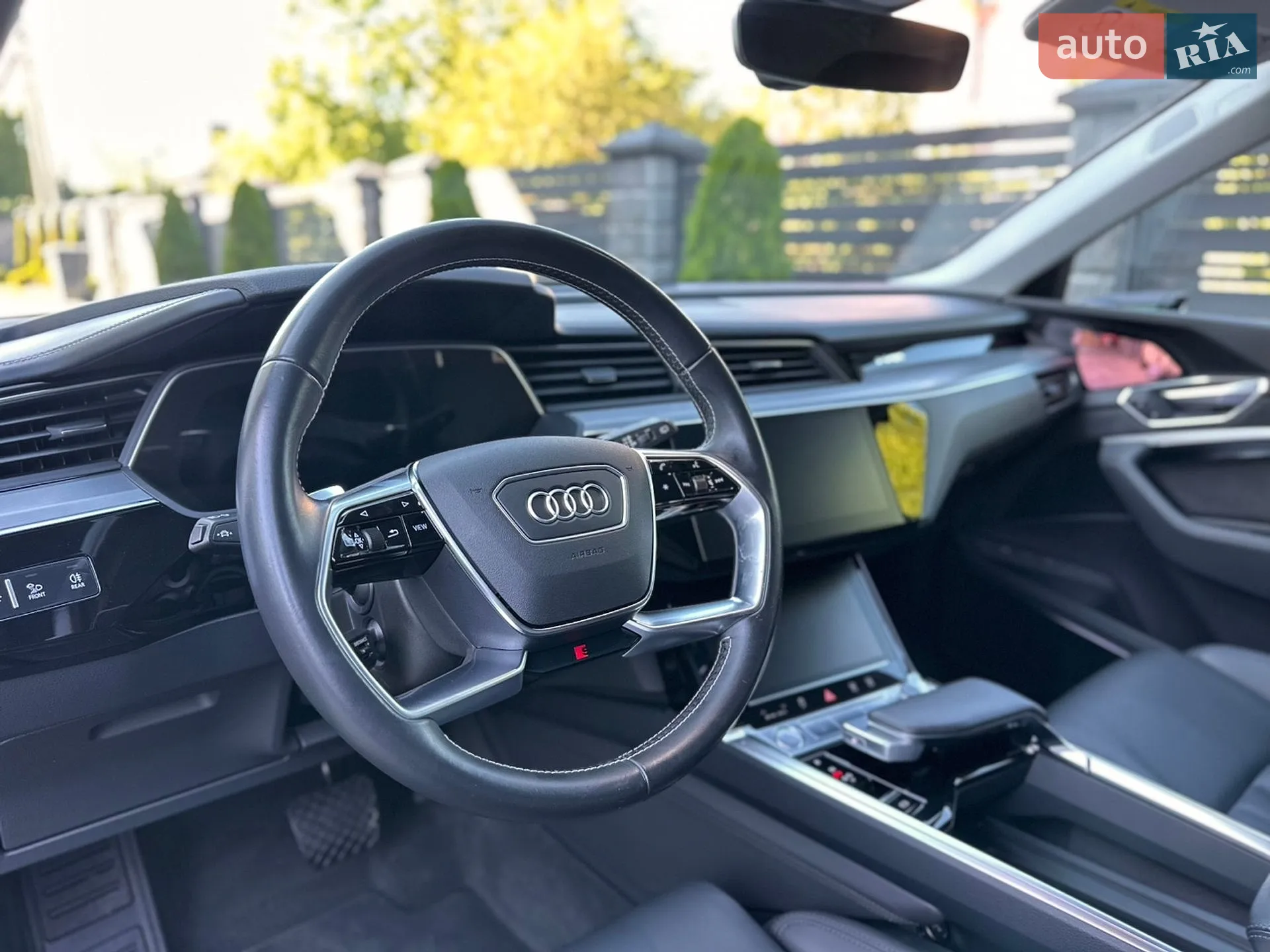2020 Audi e-tron - мініатюра 52