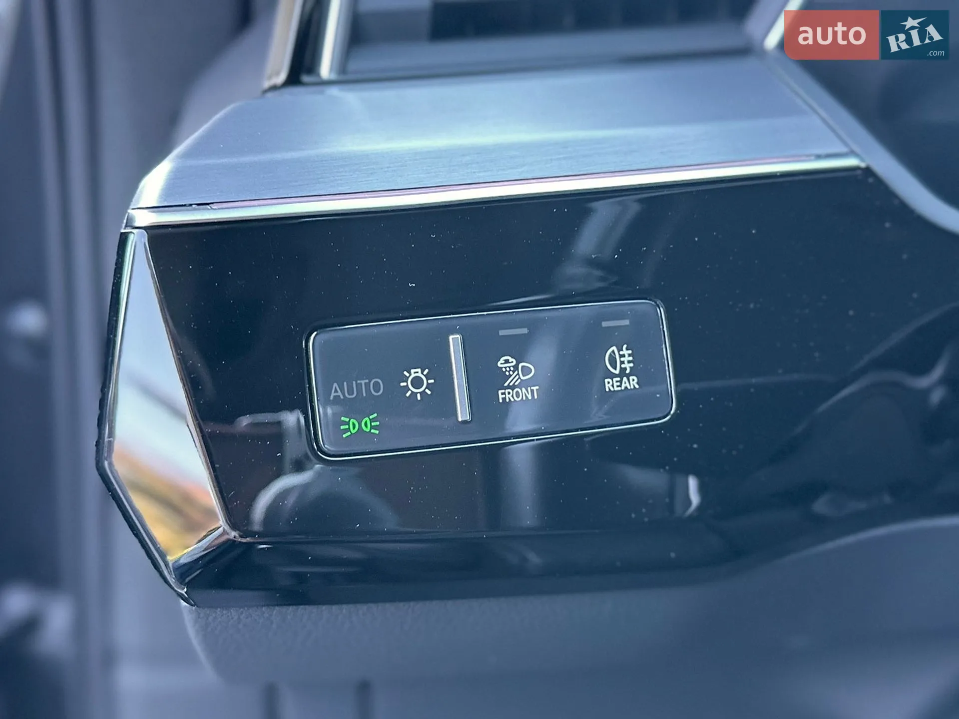 2020 Audi e-tron - мініатюра 55
