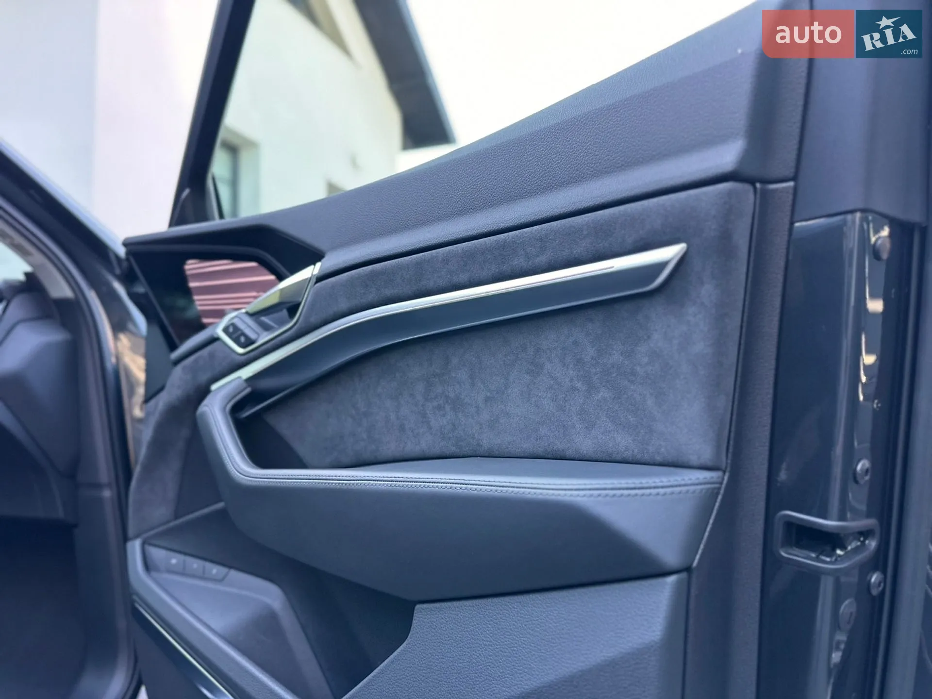 2020 Audi e-tron - мініатюра 90